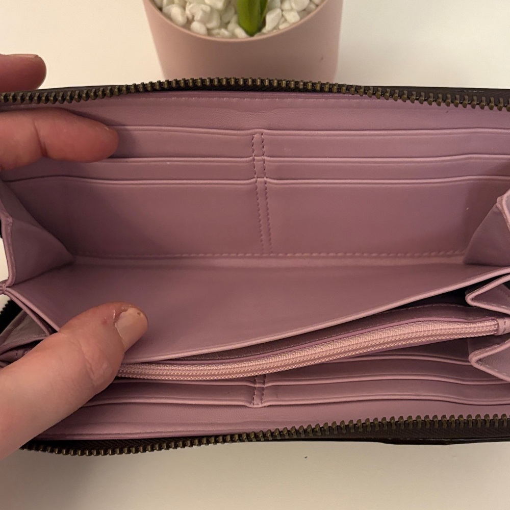 Coach Zoe Legacy Wallet Lavender Interior💜 - Picture 6 of 13